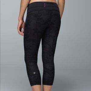 NWOT Camo Run Inspire Crop RARE